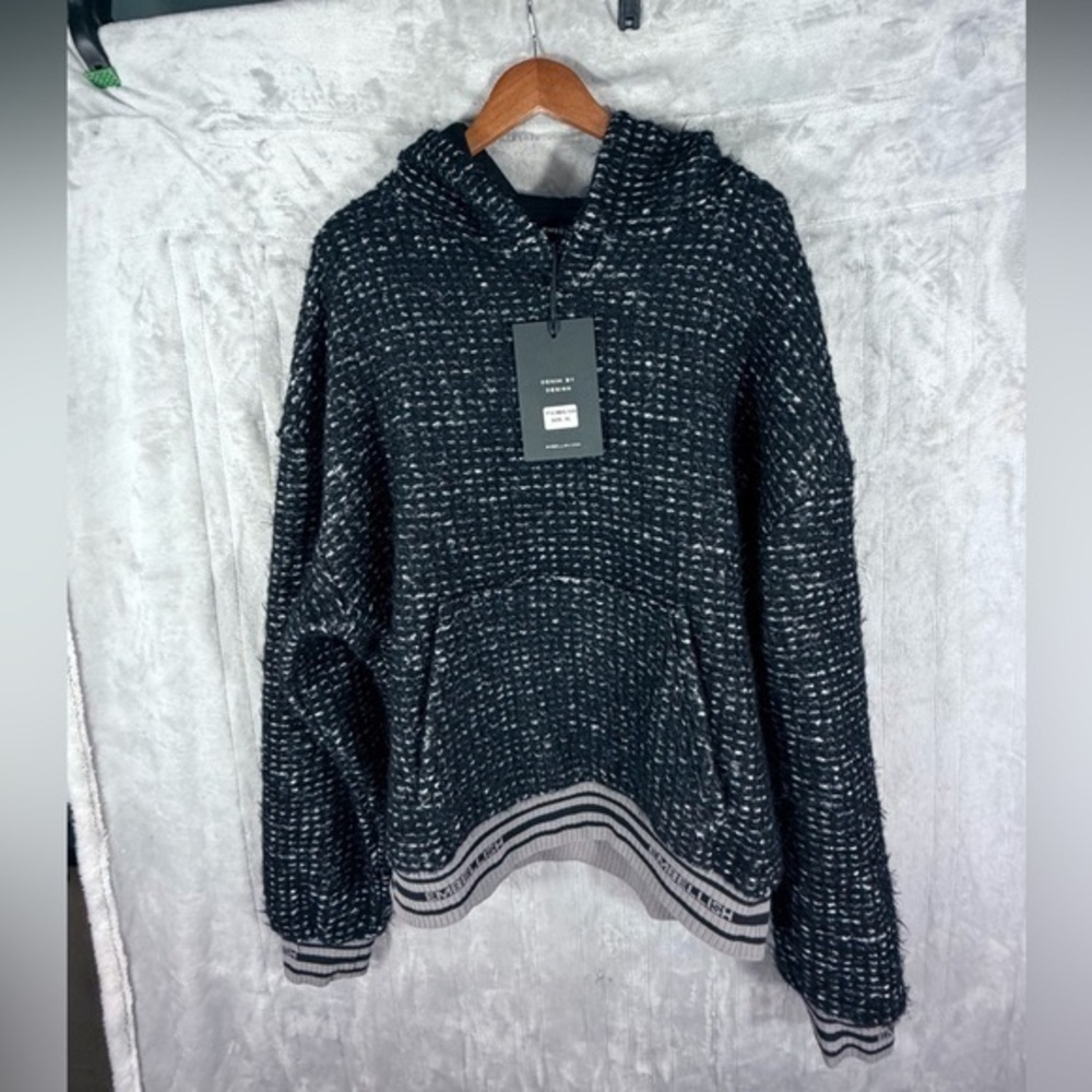 Embellish Textured Sweater Black White XL NWT long sleeve Knit Hoody